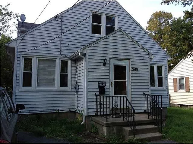 249 Newcomb St photo 1