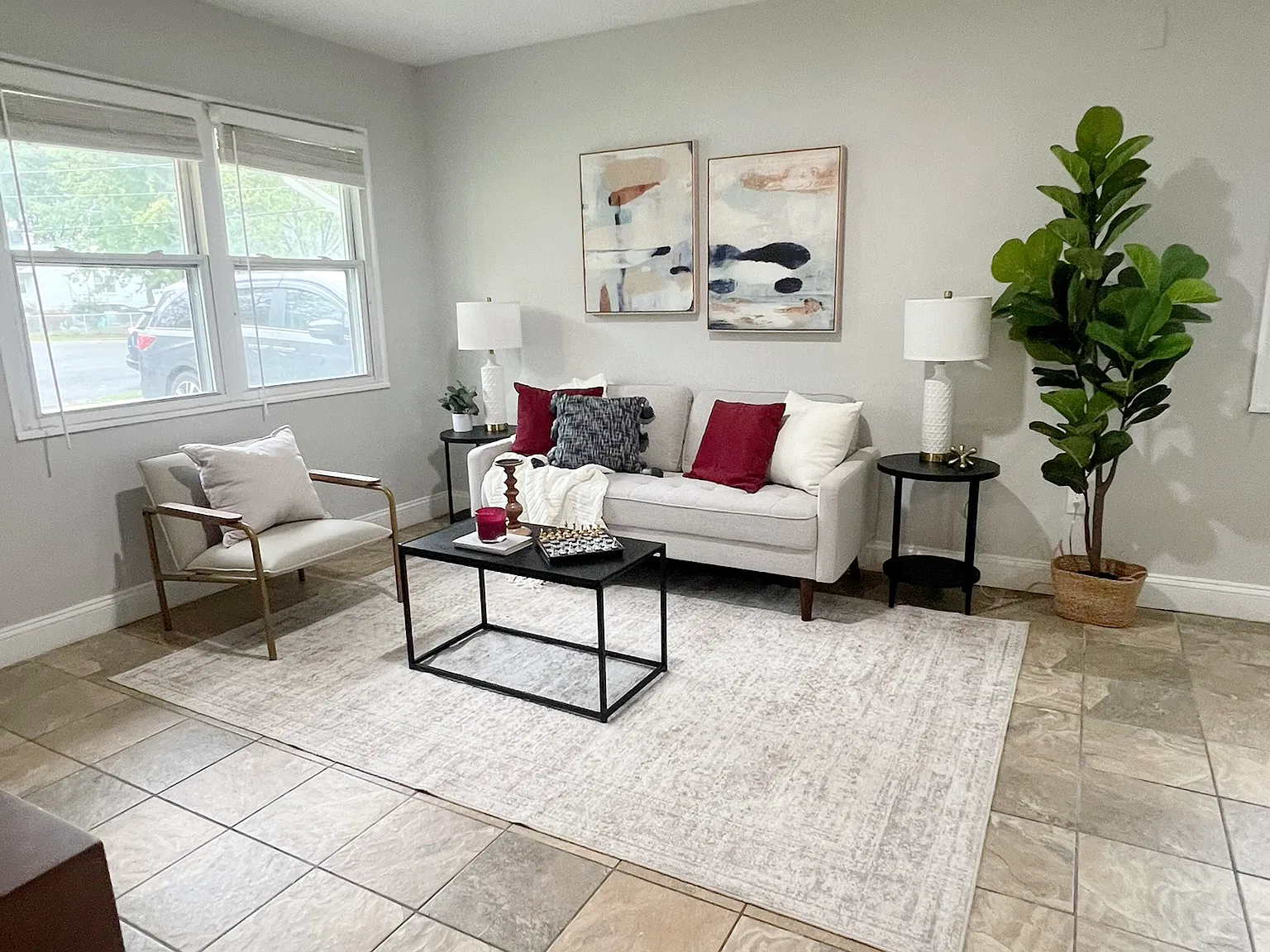 3 bed, 910 sqft, $2,400 — Photo 3