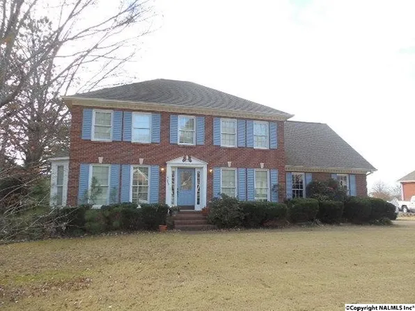 4705 Pineridge Cir, Decatur, AL 35603