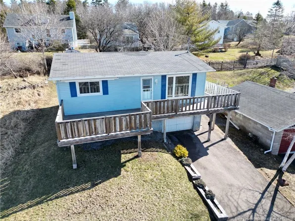 456 Saint Clair Ave, Saint John, NB E2M 4W1