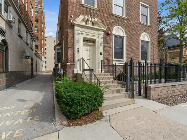 1042 E Juneau Ave #3, Milwaukee, WI 53202
