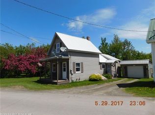 22 Mill St, Mars Hill, ME 04758