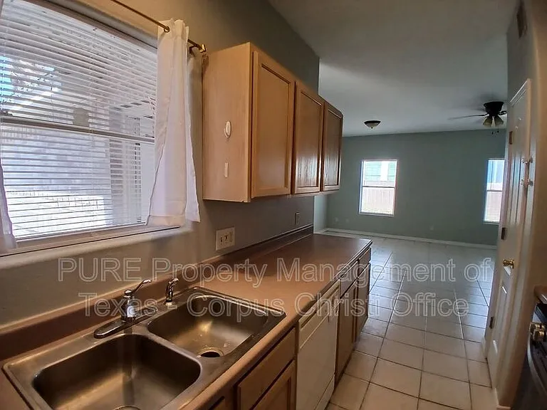 14006 Fortuna Bay Dr #A — Photo 11