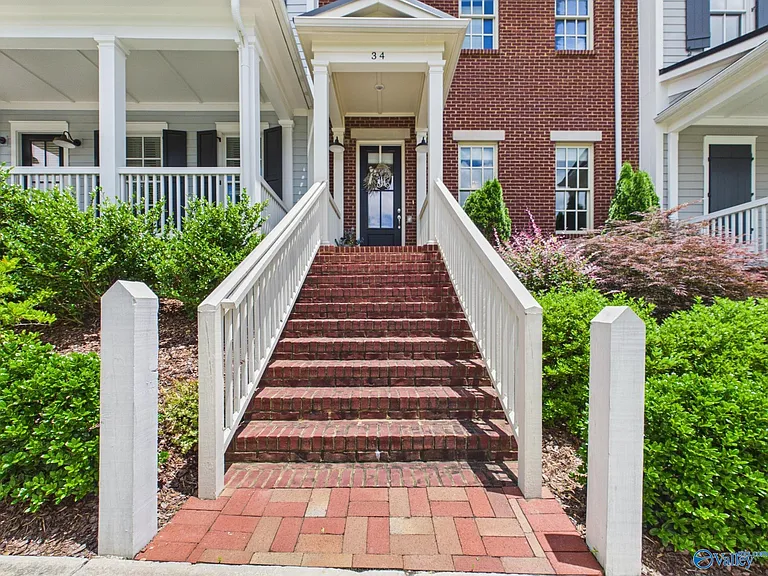 34 Pine St NW — Photo 2