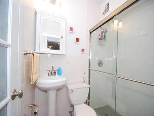 Rented by Living New York | media 13