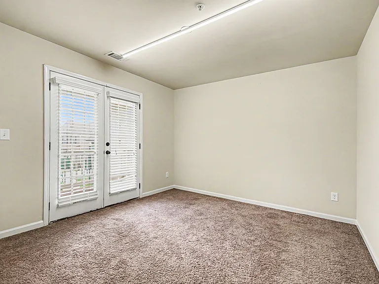 333 Summit Village Dr — Photo 12