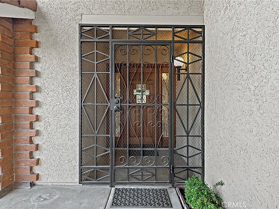 2nd image of 2095 Silver Oak Way