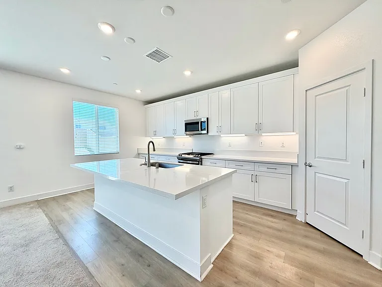 34390 Coconut Cir — Photo 16