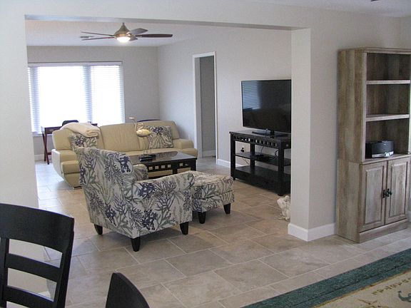 4th image of 1320 Tuscany Dr