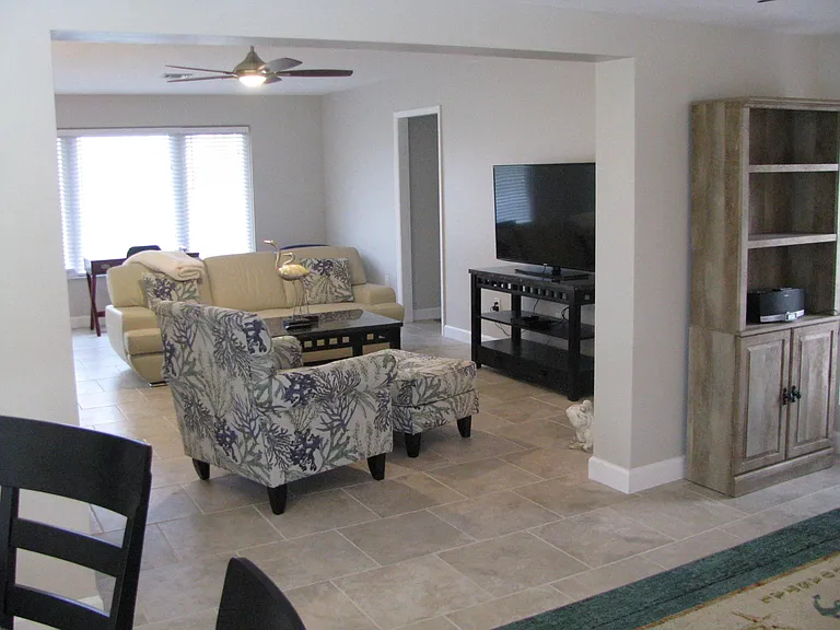 1320 Tuscany Dr — Photo 4