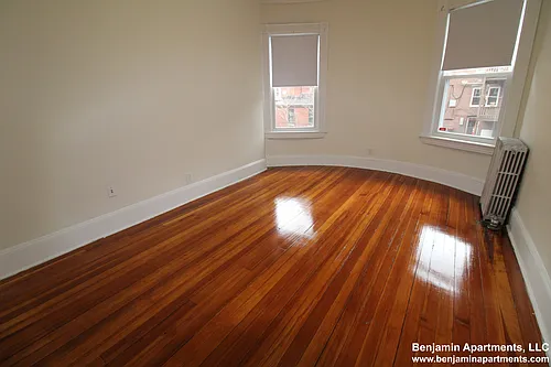 1589 Beacon St #14 Photo 1