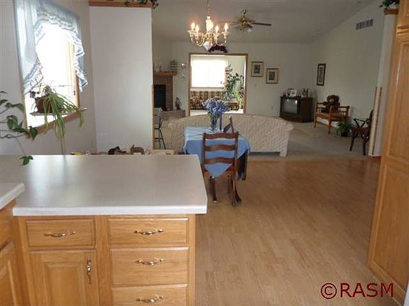 5th image of 415 N Welco Dr
