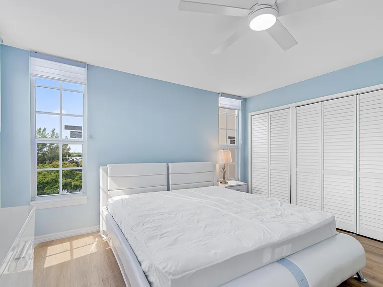 2901 S Palm Aire Dr #501 — Photo 5
