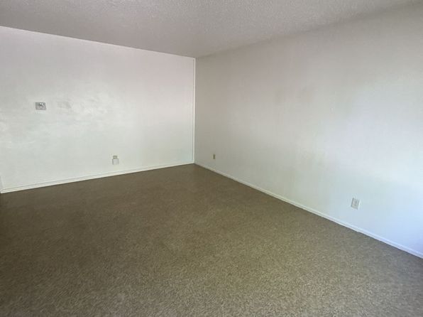 2343 E Kaweah Ave