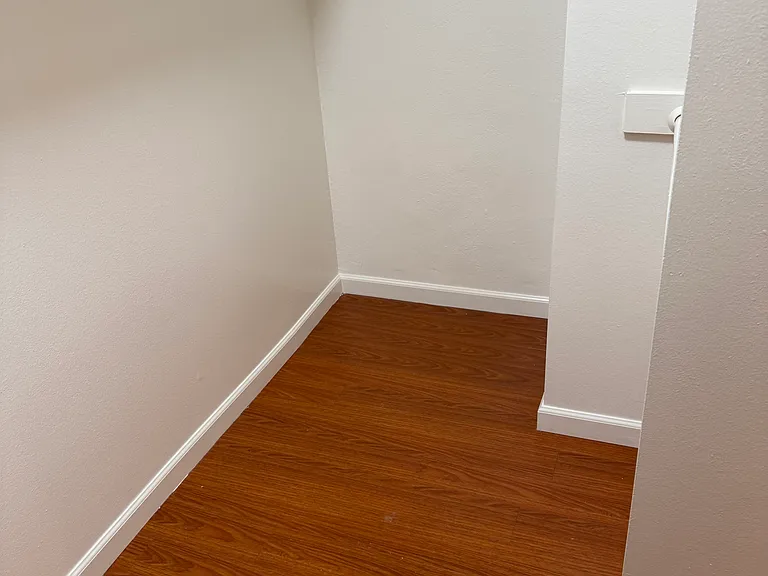 1262 S Barrington Ave #203 — Photo 28