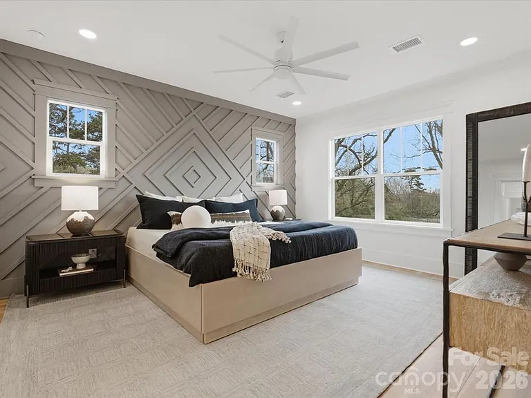 431 W Peterson Dr — Photo 13
