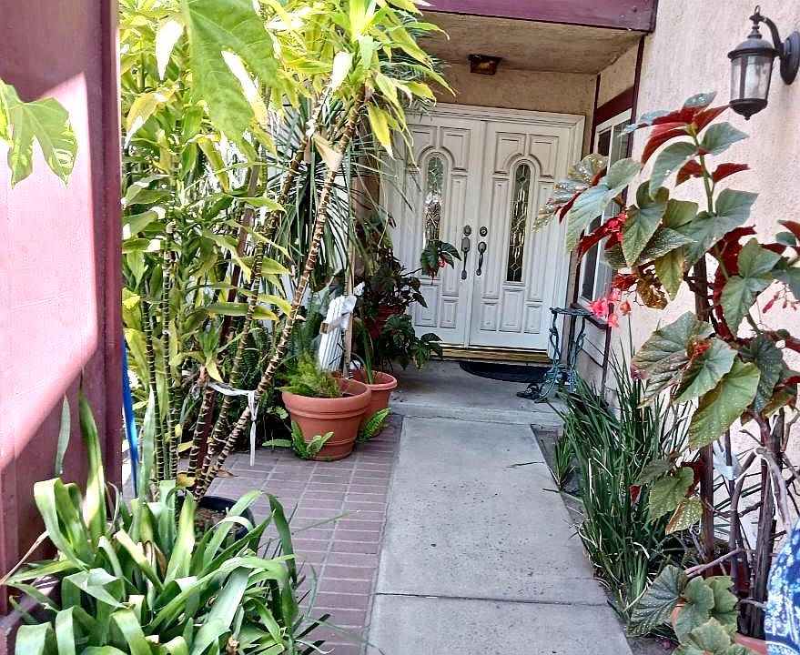1st image of 2413 S Calaveras Pl