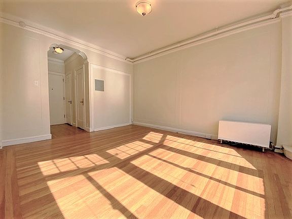 2nd image of 536 Leavenworth St #43