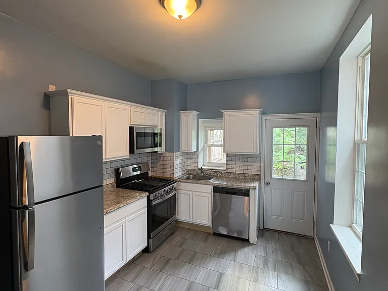 1207 Market St — Photo 2