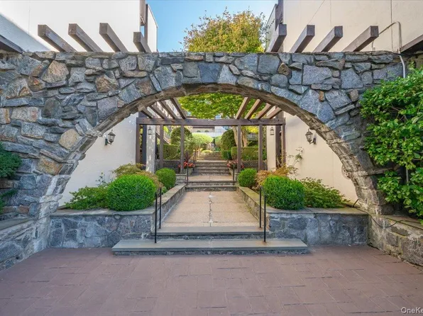 1200 Warburton Avenue #21, Yonkers, NY 10701