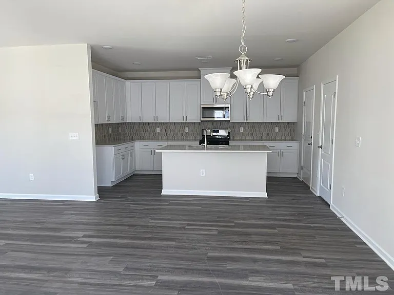 216 Watauga Lake Dr — Photo 2