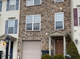 125 Fisher Dr, York, PA