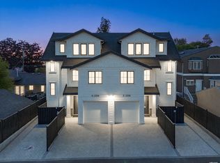 2316 Cliff Ave #4, Burnaby, BC V5A 2L2