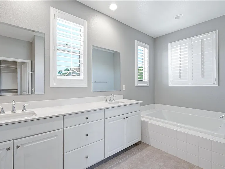 35 Lomada St — Photo 33