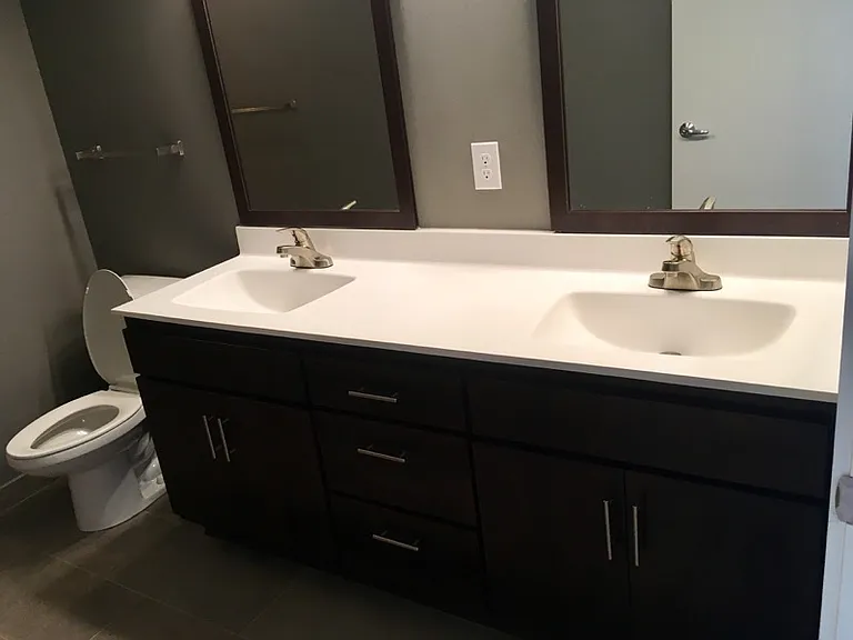 Laguna Apartments — Photo 20
