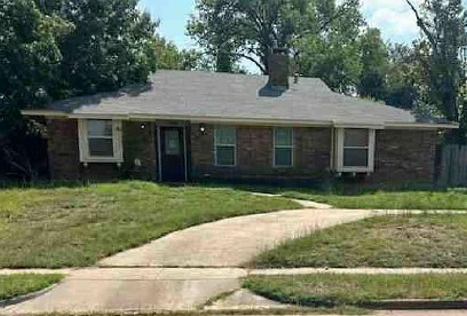 1st image of 1004 Forest Ridge Dr