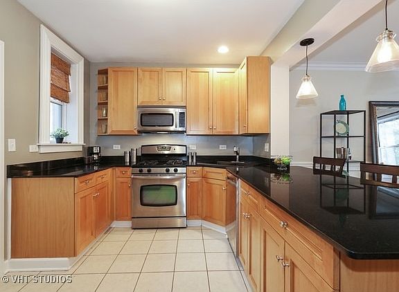 5th image of 4518 N Ashland Ave APT 1E