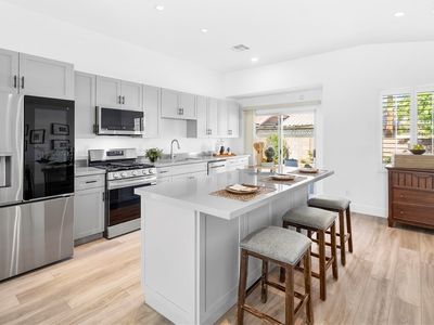 304 Desert Knolls St, Henderson, NV, 89014
