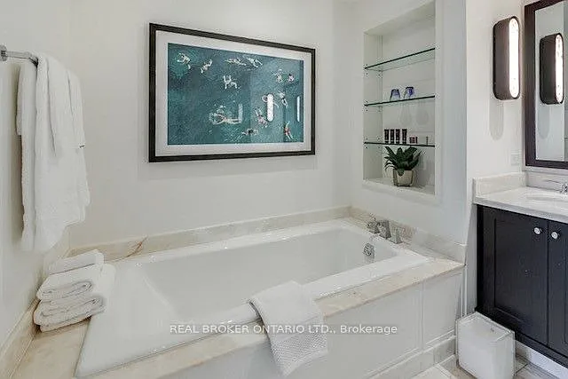 183 Wellington St W #3503 — Photo 42