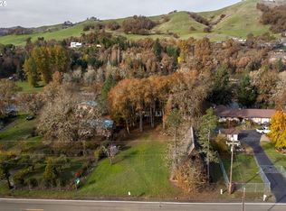 606 Whistlers Ln, Roseburg, OR 97470