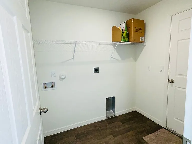 1701 SE Manth Ln — Photo 17