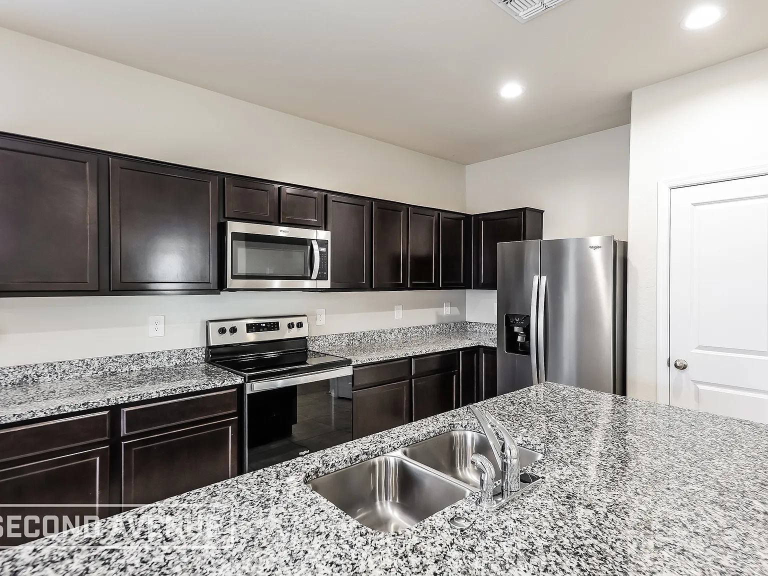 3 bed, 2.0 bath, 1507 sqft, $1,950 — Photo 4