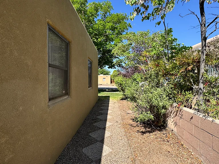 1408 Lafayette Dr NE — Photo 15