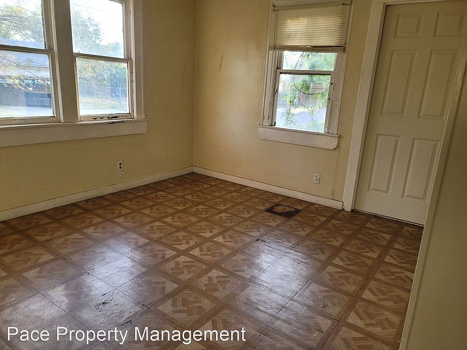 2nd image of 500 S Maryland St Unit A