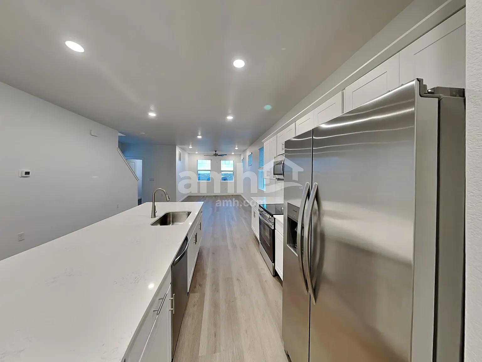 4 bed, 3.5 bath, 2945 sqft, $3,165 — Photo 3