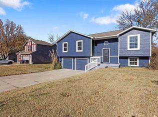 15528 Crestwood Dr, Basehor, KS 66007