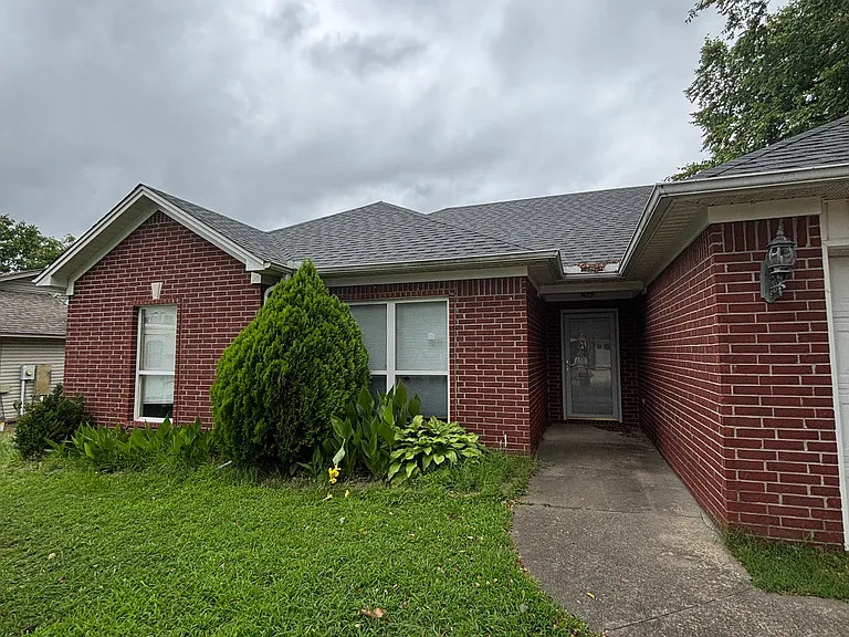 20 Tulip Ln — Photo 2