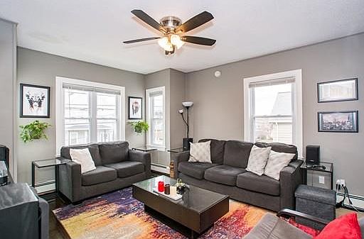 2nd image of 264 Newton St #2