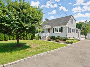46 Mitchell St, Stamford, CT