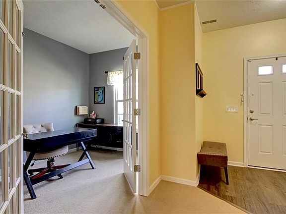 4th image of 38463 Foxglen Ave