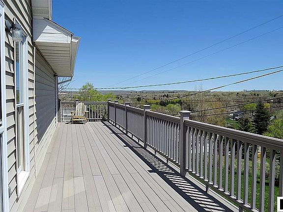 Upper deck