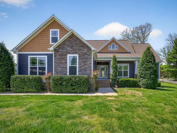 4838 Edgebrook Dr, Cookeville, TN 38506