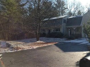 9 Stuart Rd, Rochester, MA 02770