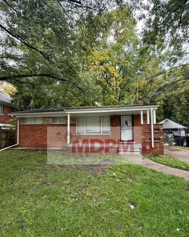 3 bed, 1017 sqft, $1,500 — Photo 1