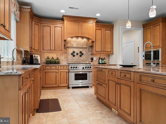 5th image of 203 Wecks Pond Rd