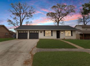 1404 Banbury Cir, Livingston, TX 77351